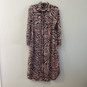 Bar III Becca Tilly, women’s button down dress, animal print. Size xs.
